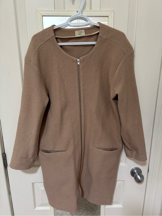 Aritzia Jackets & Blazers - Aritzia Women's Camel/Taupe Zip-Front Coat